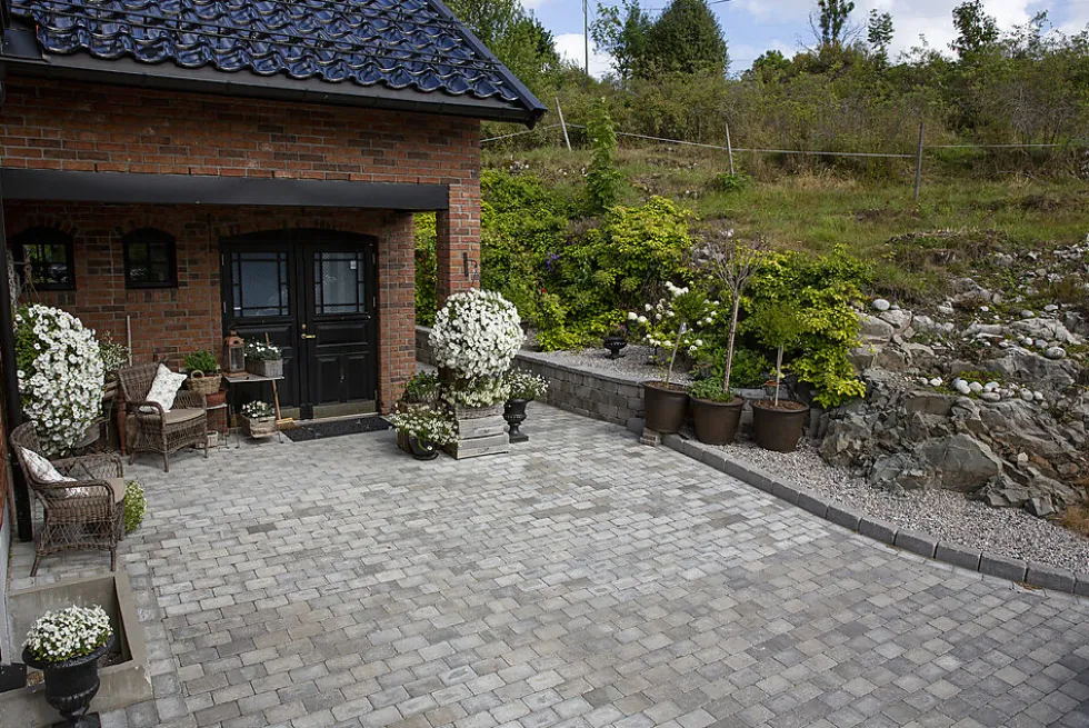 Aaltvedt Rådhus 1/2 XL belegningsstein gråmix