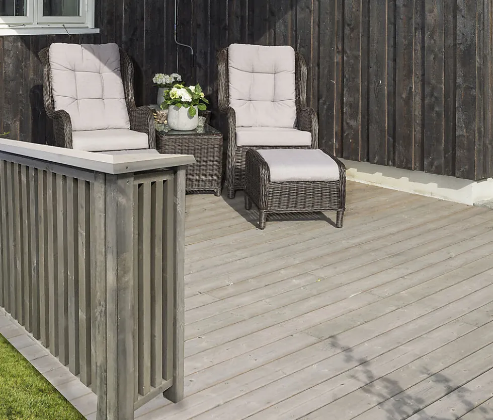 Altanrekke furu flat 34x145 mm grå