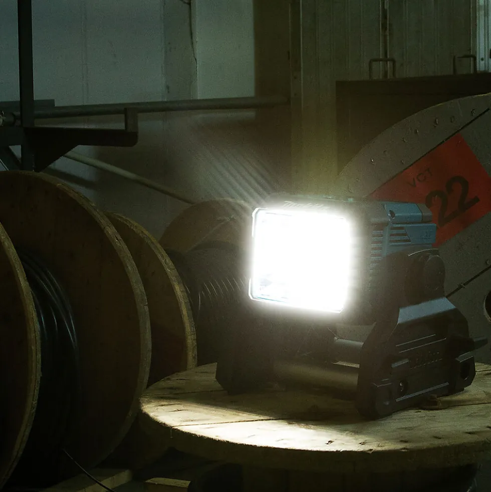 Arbeidslampe LED 18V 3000 lumen DML811