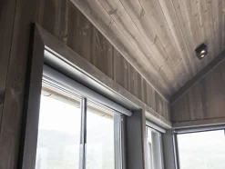 Gran 14x120 sprekkpanel nat mørkne panel sprekkpanel nord beiset