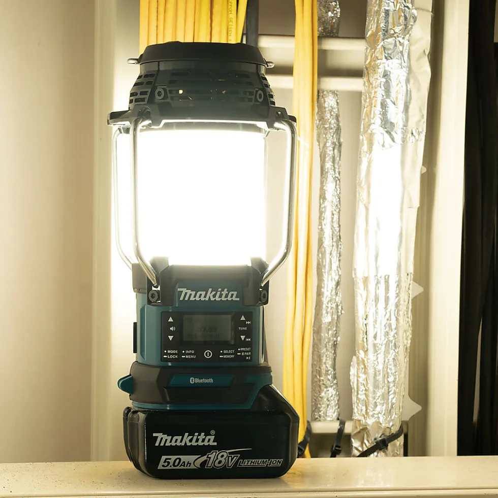 Makita radiolampe DAB+ 18V DMR056