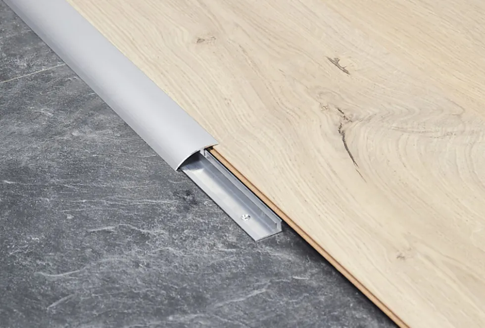 Nivålist aluminiu sølv 2m h7-12,3mm 2 meter lengde, høyde 7mm - 12,3 mm
