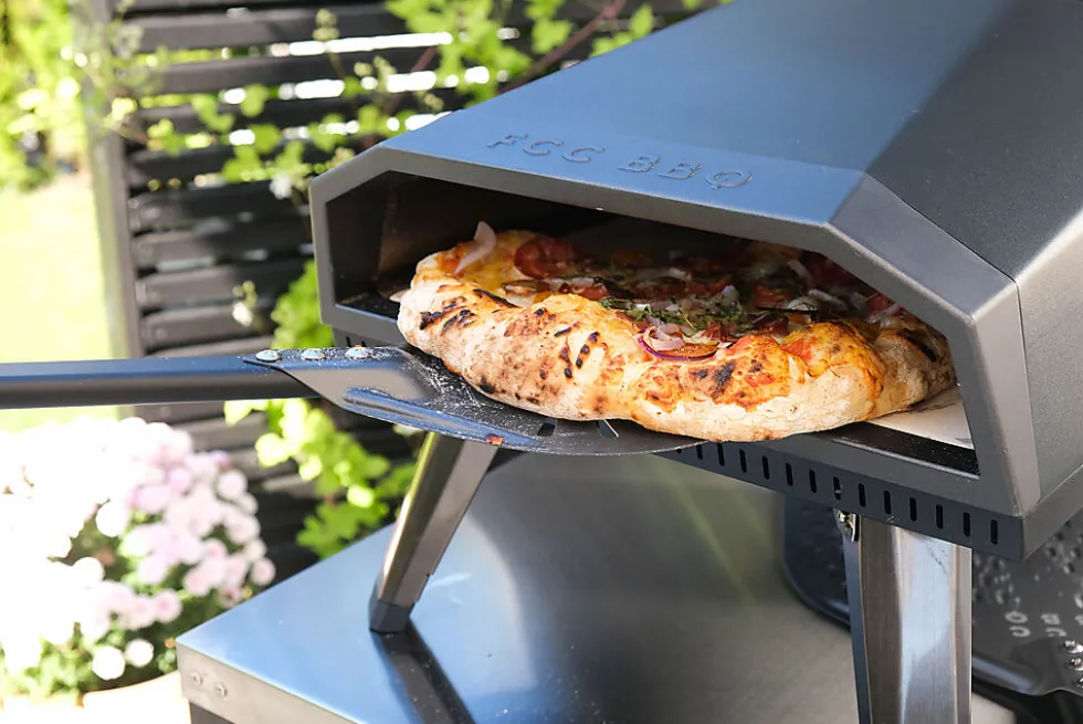 Pizzaovn Chef sort til gassgrill