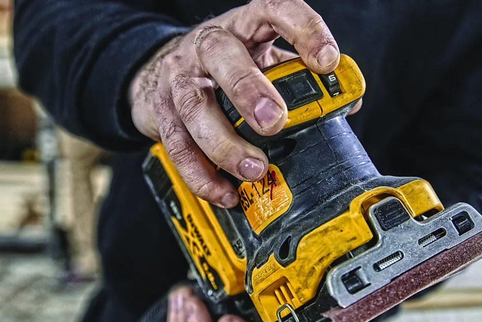 Plansliper DCW200N-XJ 18V 1/4 ark