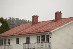 Snøfangerkonsoll takstein rød tb snøfangersystem