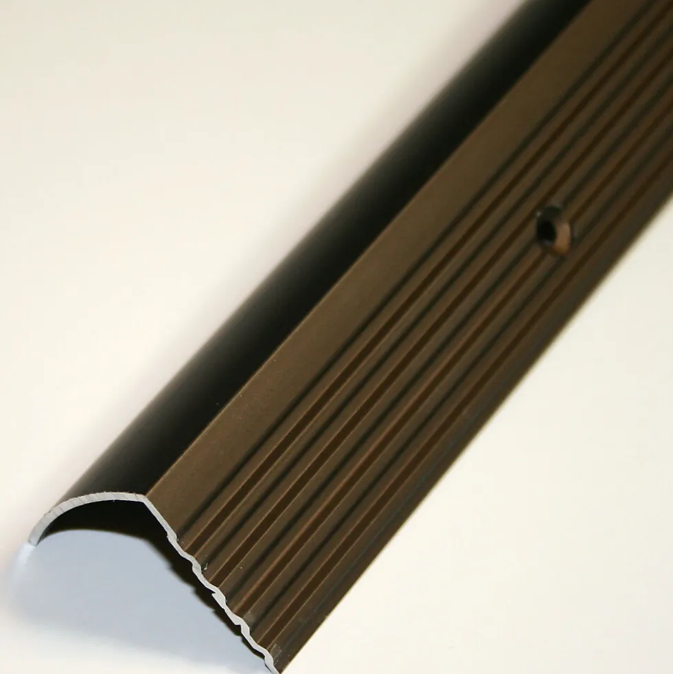 Trappenese nr 10 i bronseeloksert aluminium