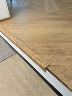 Vinkellist eik lakkert 21x021 mm